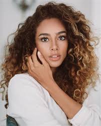 22 Long Curly Hairstyles And Colors 2019 Curly Hair Styles Naturally Curly Hair Photos Curly Hair Styles