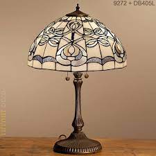 pin op lampe en vitrail