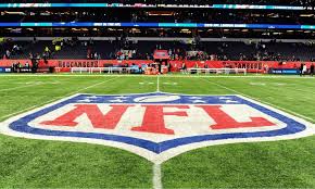 La cuenta oficial de twitter de sunday night football fue quien publicó la imagen de los dos icónicos personajes y la leyenda de la wwe también recurrió a esta red social para comentar sobre el hecho de estar en las gradas en el. Shaquem Griffin Sera Titular Con Seahawks En El Juego Inaugural Maximo Avance