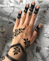 Simple Leaf Print Mehndi For Girls Mehndi Creation In 2020 Henna Tattoo Designs Henna Tattoo Designs Simple Henna Designs Hand