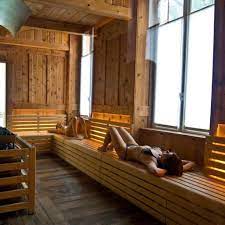 Sauna: Nerviger Nacktzwang oder gut fürs Ego? Zwei Redakteurinnen  diskutieren | STERN.de