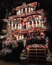 San Francisco Bucket List On Instagram This House Wins Christmas See More On Sf I Christmas In San Francisco Christmas Light Displays Merry Christmas Eve