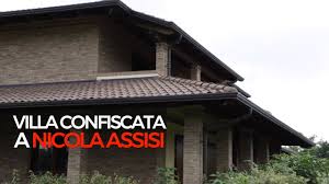 Risultati immagini per FOTO VILLA  ASSISI CONFISCATA