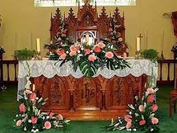 Istora senayan jakarta (sabtu 26 mei 2007) perayaan 200 thn gereja katolik di jakarta (foto altar tampak dari dekat) dominasi warna merah terlihat kental sekali pada puncak perayaan 200 thn gereja katolik di jakarta. Halaman Download 20 Gambar Rangkaian Bunga Altar Gereja Cara Merangkai Bunga