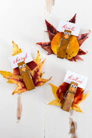 Craft paint (i used gold metallic paint from martha stewart) painter's tape and a small paint brush. 25 Awesome Diy Thanksgiving Place Card Ideas