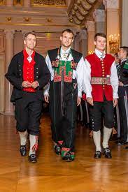 We would like to show you a description here but the site won't allow us. Majka V Twitter Mimirk Vanligvis Syns Jeg Menn I Bunad Er Ganske Hot Men De Der Gubbene Far Skjeden Til A Sla Knute Pa Seg Twitter