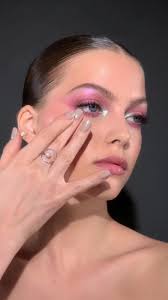 Surreal Beauty🗽 • Beauty @daria • #malvinaisfan #mlitiktok #mlimakeup  #mlihowto #howtomakeup #makeup #pmglablove #patmcgrathlabs #beoriginalbeyou