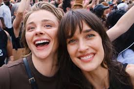 Kate Harrison's Instagram, Twitter & Facebook