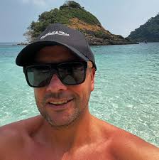 Hello! I just arrived in vang vieng today and my hostel is really quiet…  Anyone interested