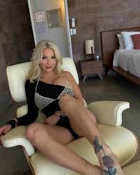 Jessica Weavers Feet << wikiFeet