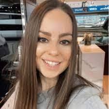 Barbara Walczak's Instagram, Twitter & Facebook