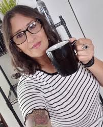 Morning, have my coffee and book to start my day! Enjoy your weekend ,  everyone.💗