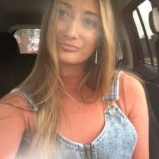 Savannah Drake's Instagram, Twitter & Facebook