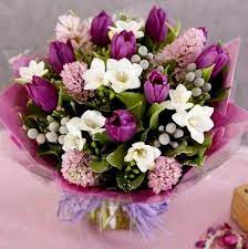 Scegli immagini di mazzi di fiori e di fiori hd scarica disegni fiori stilizzati gratis migliaia di foto mazzo di fiore e fiori compleanno. Mazzi Di Fiori Per Buon Compleanno Invitoelegante Com Bouquet Di Tulipani Mazzo Di Fiori Fiori