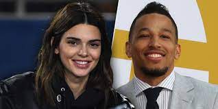 Jenner posted a sweet photo of the two laying across a countertop and she has a huge smile on her face covered by one of her hands. Kendall Jenner And Nba Star Devin Booker Spotted On A Date In Malibu