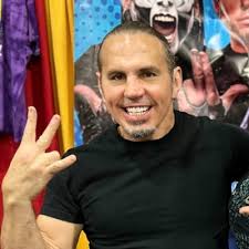 Amanda Ellinger (@AEllinger)