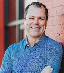 How To Find or Become a Virtual Assistant in 2023