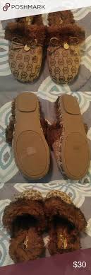Michael Kors Bedroom Slippers Fuzzy Warm Great Condition Michael Kors Shoes Michael Kors Clothes Design Fashion Design