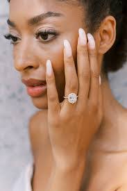 Anika White's Instagram, Twitter & Facebook