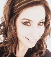 Daisy Retana's Instagram, Twitter & Facebook