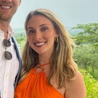 Kristin Travers's Instagram, Twitter & Facebook