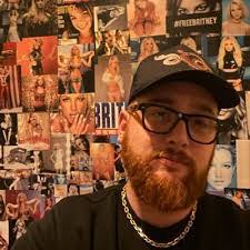 Lori Reber's Instagram, Twitter & Facebook