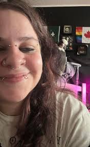 Teaching free range house pigeons to step up