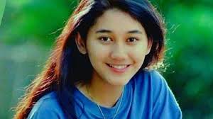 Am g jenuh aku mendengar f manisnya kata cinta c lebih baik sendiri. Chord Dan Lirik Lagu Bintang Kehidupan Nike Ardilla Malam Malam Aku Sendiri Tanpa Cintamu Lagi Sultra