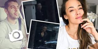 Bine ati venit in lumea mea! Imagini De SenzaÈ›ie Cu Andreea Raicu In Timp Ce Se FuriÈ™a AfarÄƒ Din Casa Fostului Iubit Al MÄƒdÄƒlinei Ghenea Video Star News Antenastars Ro