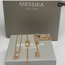 American actress and producer kaley cuoco, who was nominated for her role as the protagonist cassie bowden in the television series the flight attendant, was dazzling in high jewellery from messika paris when she attended the 27 th edition of the screen actors. Ø®Ù„Ø®Ø§Ù„ Ù…ÙŠØ³ÙŠÙƒØ§ Ø°Ù‡Ø¨ÙŠ