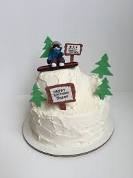 Snowboarder Cake Lauraloucakes Com En 2020 Gateau Snowboard Gateau Fete Gateau
