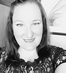 Tara Benham's Instagram, Twitter & Facebook