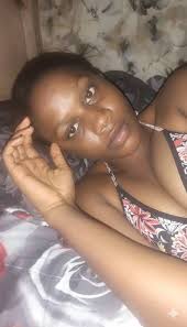 This one lady asked to edit her pictures to be more Beautiful and  comfortable,want to send it to get chicken meat for Christmas from her  boyfriend🎄