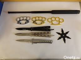 Der eigentliche name lautet balisong. Marihuana Amphetamin Butterfly Messer Und Schlagringe Onetz