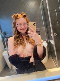 Petite Nymphet independent private escort - Scarlet Blue