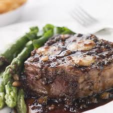 Chateaubriand With Mushrooms Red Wine Sauce Beef Recipes Recipes Mushroom Sauce Steak