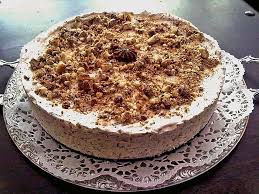 Grillage Torte Von Atina Chefkoch In 2020 Einfacher Nachtisch Eistorte Lebensmittel Essen