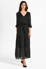 Les matériaux fluides de cette collection sont cintrés à la taille pour une tenue plus habillée mais toujours confortable et légère. Grace Et Mila Robe Ruche Noir Femme Des Marques Et Vous