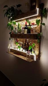 Palettenregal Bar Aus Paletten Mit Led Beleuchtung Holz Diy Crafts Diy Diy Aufbewahrung Diy Garten Diy Kl In 2020 Regal Aus Paletten Bar Aus Paletten Diy Paletten