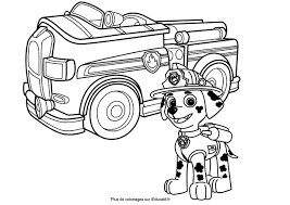 Coloriage Marcus avec son camion de pompier à imprimer