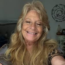 Rebecca Whitney (@rebeccafaithwhitney) • Threads, Say more