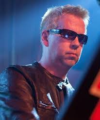 Paul Robb's Instagram, Twitter & Facebook