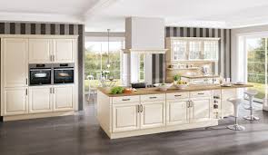 Kuche Creme Norina8224 Landhauskuche Kuche Landhausstil Einbaukuche