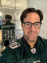 Wil Robles's Instagram, Twitter & Facebook