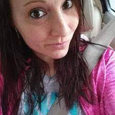 Deanna Rohr's Instagram, Twitter & Facebook