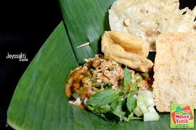 Warung nasi pecel mbak toety berada di jalan bhayangkara no. Nasi Pecel Pincuk Mbak Tutik Loceret Nganjuk Home Loceret Jawa Timur Indonesia Menu Prices Restaurant Reviews Facebook