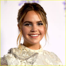 The Wealthiest Stars of 'Wizards of Waverly Place,' Ranked From Lowest to  Highest Net Worth