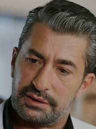 Her delikanlı dizisinin seyyar kahramanı. Erkan Petekkaya Filmstarts De