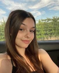 Maria Benton's Instagram, Twitter & Facebook