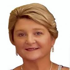 Kim Dukes's Instagram, Twitter & Facebook